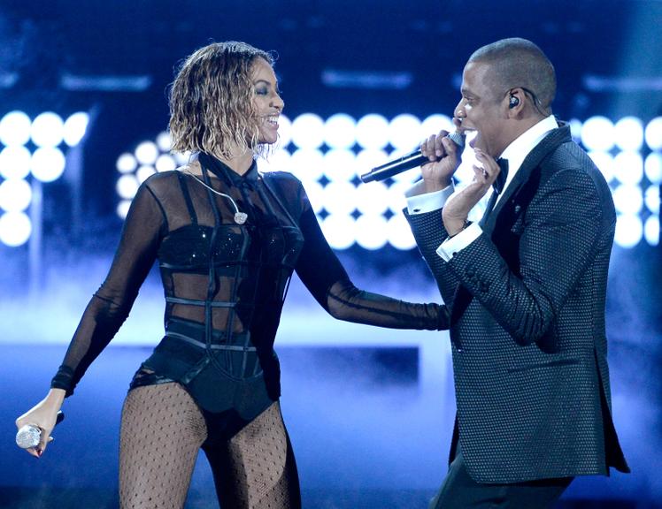 Música apresentada por Beyoncé no Grammy causa polêmica e rádio exibe versão editada