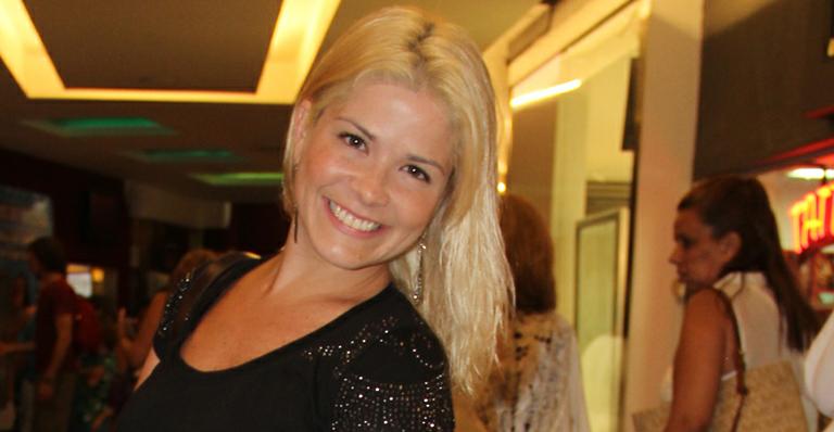 Samara Felippo volta à Globo como garota de programa em seriado
