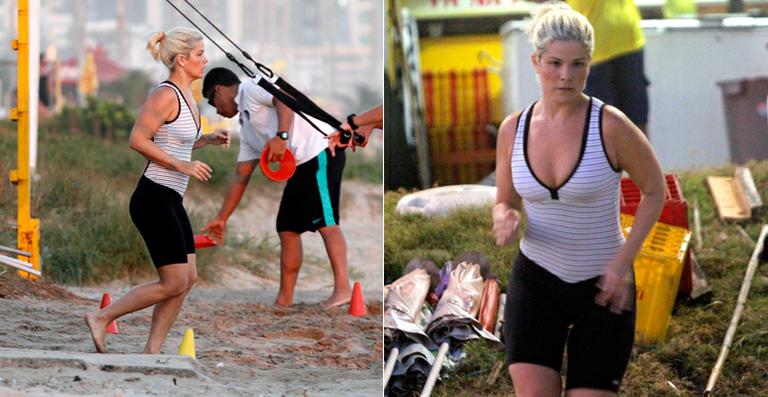 Antes de voltar à TV, Samara Felippo faz circuito de exercícios na praia