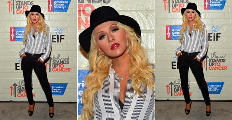 Christina Aguilera abusa do estilo “tomboy” com camisa masculina e chapéu fedora