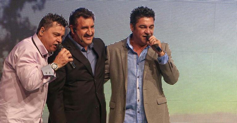 Ratinho participa da gravação de DVD da dupla Cezar e Paulinho