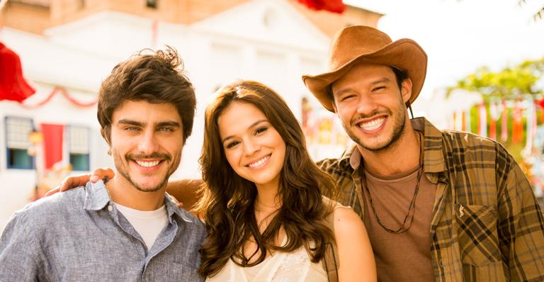 Em Família: elenco explica este amor de novela