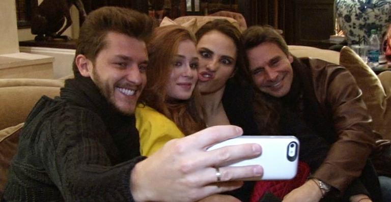 Como é a diversão dos famosos, cheia de luxos?