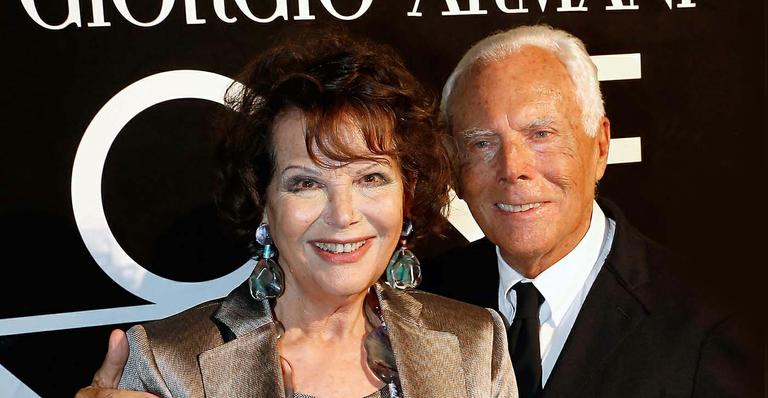 Claudia Cardinale é recebida por Giorgio Armani na festa One Night Only