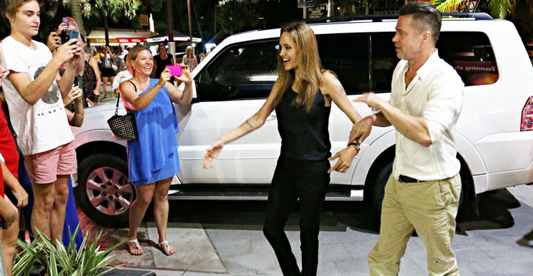 Angelina Jolie aparece ainda mais magra na companhia de Brad Pitt na Austrália