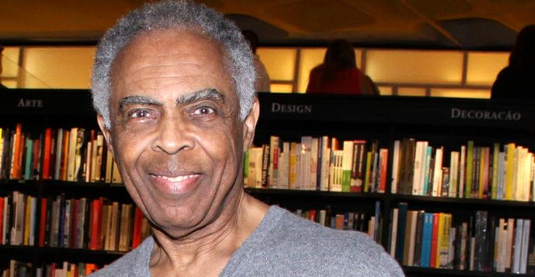 Cantor Gilberto Gil é internado para exames em São Paulo