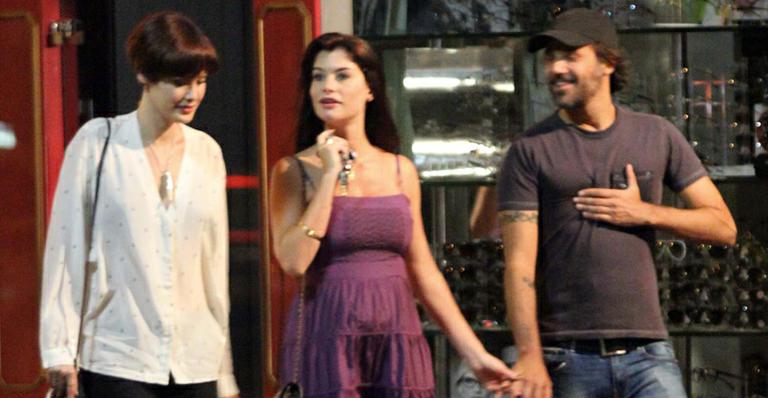 Alinne Moraes janta com Mauro Lima no Leblon