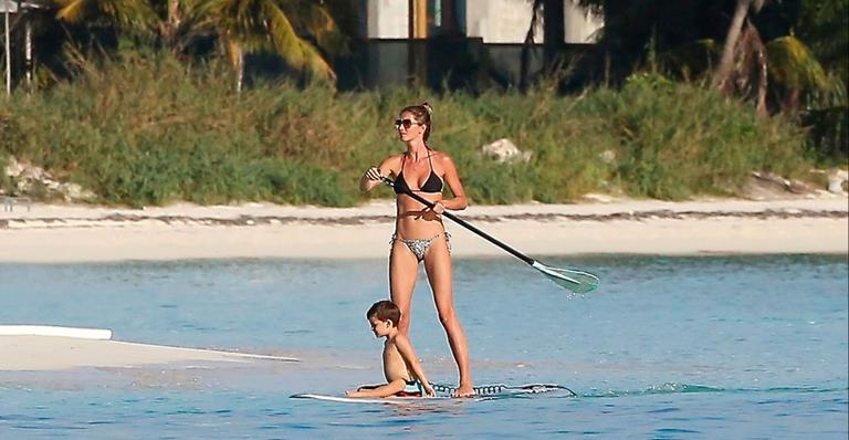 Gisele Bündchen aproveita férias com o marido e os filhos no Caribe