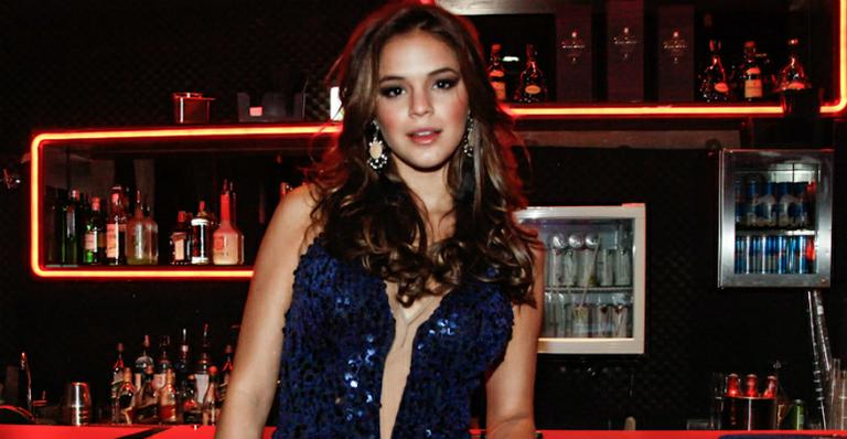 Bruna Marquezine apresenta sua nova cachorrinha: Luna