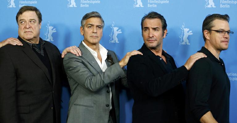 George Clooney brinca de trenzinho com atores em festival de cinema