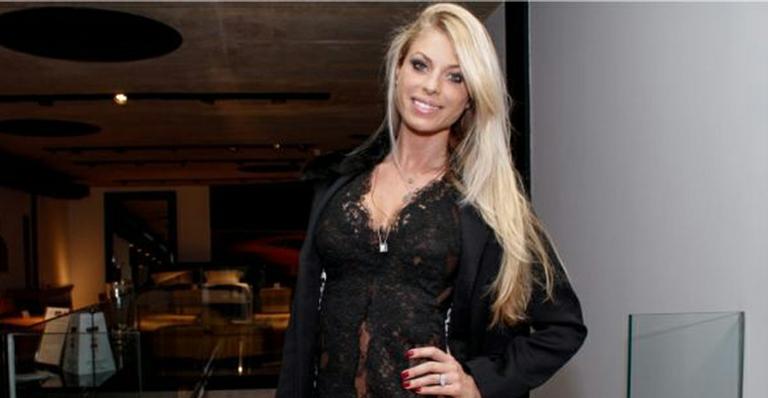 Caroline Bittencourt e o truque para ser loira natural