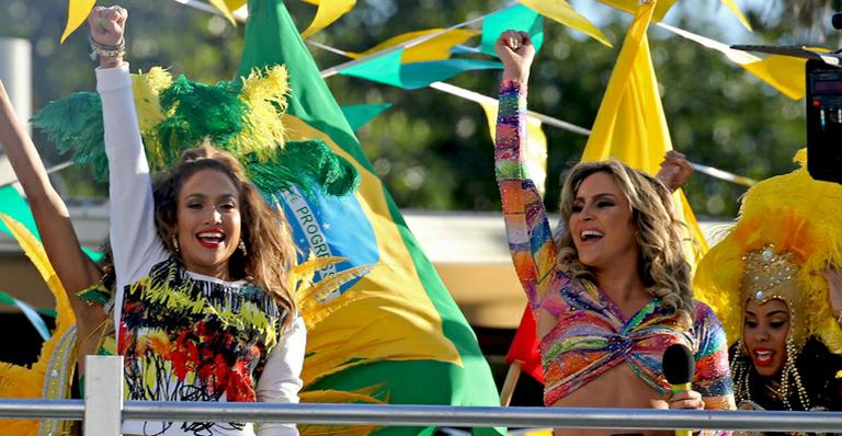Jennifer Lopez e Claudia Leitte dançam juntas nos bastidores da gravação de We Are One; veja vídeo