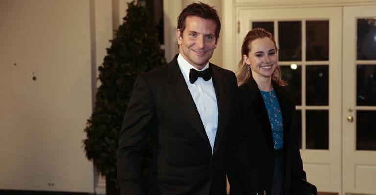 Bradley Cooper leva namorada para jantar na Casa Branca