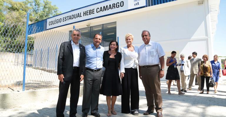 Xuxa inaugura o colégio estadual Hebe Camargo