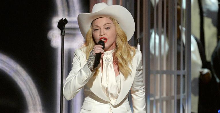 Veja as cartas de rejeição enviadas a nomes como Madonna e U2 antes da fama