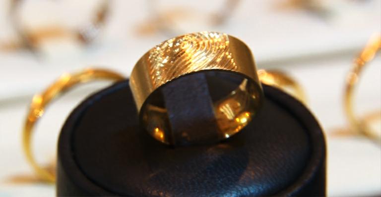 Veja 3 novas tendências para fazer suas alianças de casamento
