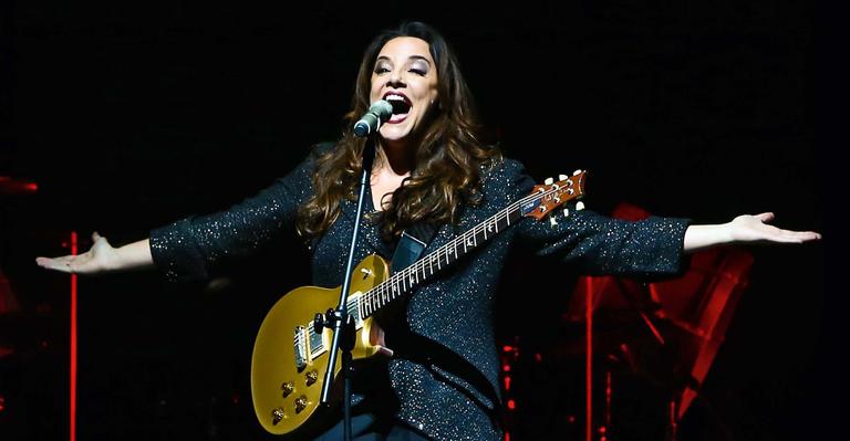 Ana Carolina apresenta as músicas do novo CD em durante show em São Paulo