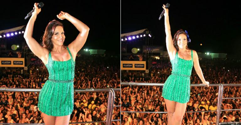 Ivete Sangalo comanda multidão em pré-carnaval na Bahia