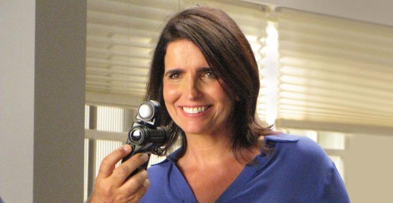 Malu Mader aparece com cabelos mais curtos para gravação de comercial