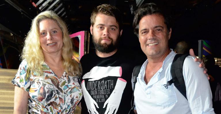 Vera Fischer prestigia filho em Elis, a musical ao lado do ex-marido Felipe Camargo
