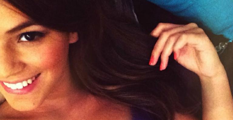 Solteira, Bruna Marquezine posa de camisola e filosofa no Instagram