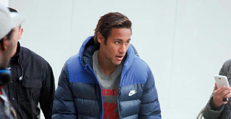 Neymar brilha em dia de ator para comercial
