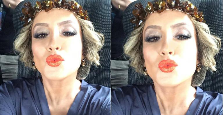 Claudia Leitte mostra seu make e cabelo para primeiro dia de trio