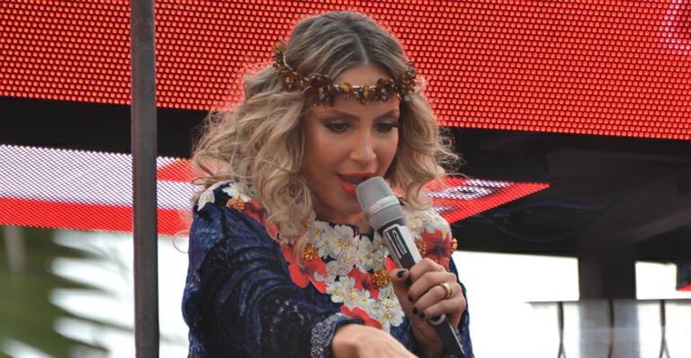 Claudia Leitte comanda o Cocobambu em seu primeiro dia de trio elétrico