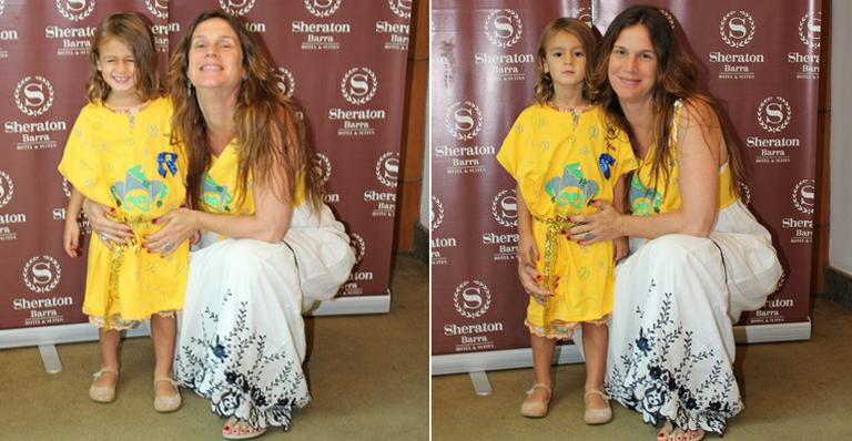 Vanessa Loés, grávida de 7 meses, curte Carnaval com a filha no Rio de Janeiro
