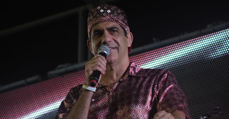 Durval Lélys, do Asa de Águia, agita bloco Coco Bambu em Salvador