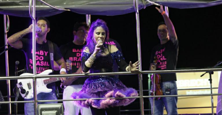 Baby do Brasil leva seu trio gospel ao Carnaval de Salvador