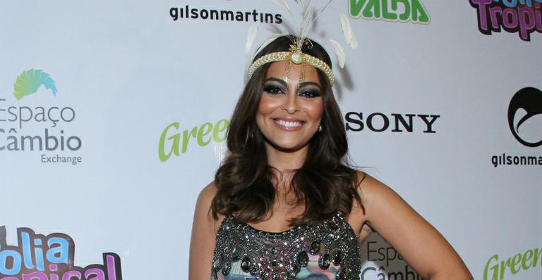 Melindrosa: Juliana Paes curte camarote com look comportado na Sapucaí