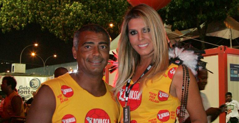 Solteiro, Romário curte carnaval ao lado da ex-BBB Marcela