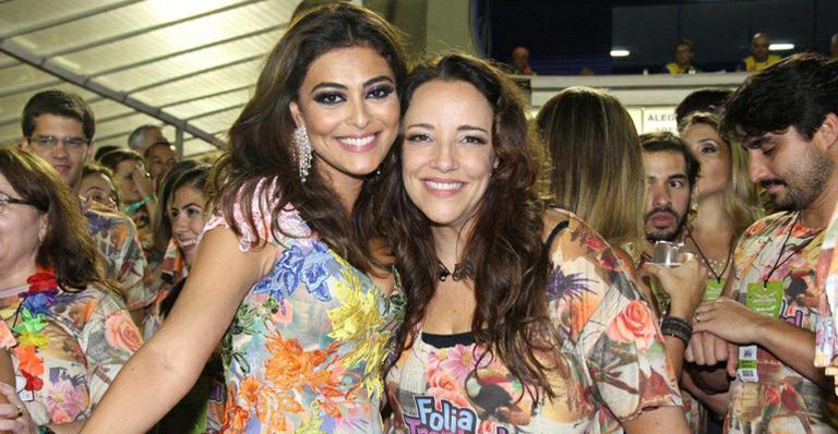 Com amigas, Juliana Paes curte o carnaval carioca
