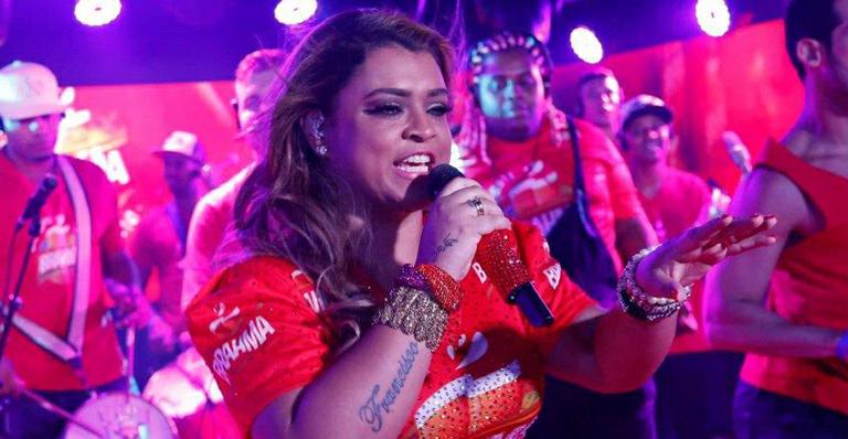 No Rio de Janeiro, Preta Gil agita camarote com seus hits