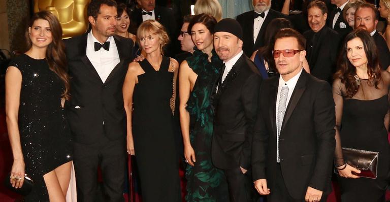 U2 brilha no tapete vermelho do Oscar 2014