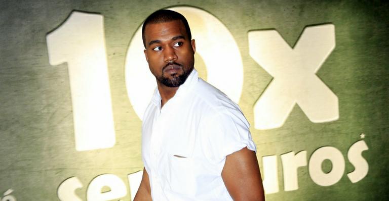 Kanye West chega ao Rio de Janeiro para assistir aos desfiles das campeãs