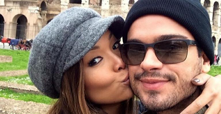 Carol Nakamura e Sidney Sampaio fazem tour romântico pela Itália