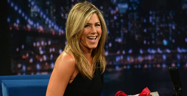 Jennifer Aniston quer fazer cirurgia plástica nas axilas