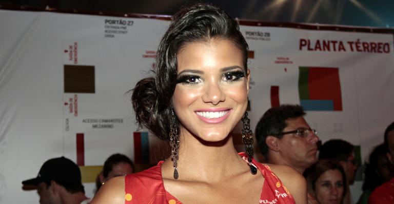 Miss Brasil nega affaire e comenta foto publicada por Ronaldinho Gaúcho