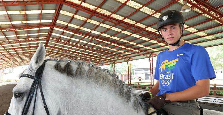 Filho de Hortência, João Oliva é campeão sul-americano de adestramento