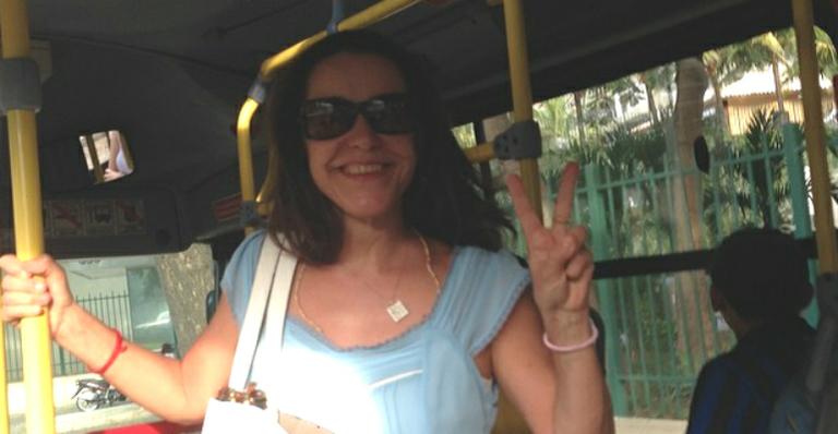Assim como Lucélia Santos, conheça outros famosos que usam o transporte público