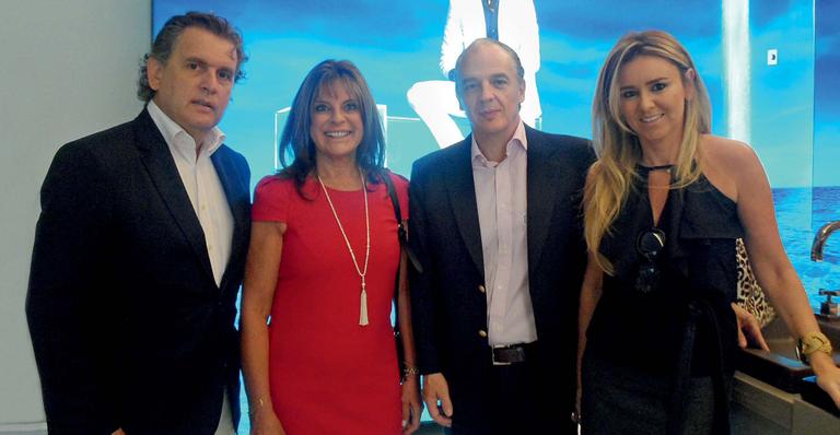 Angelo Derenze aprova as novidades da Deca em São Paulo