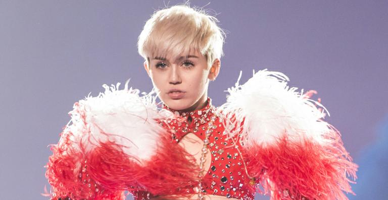 Miley Cyrus regrava música dos Beatles com vocalista do The Flaming Lips