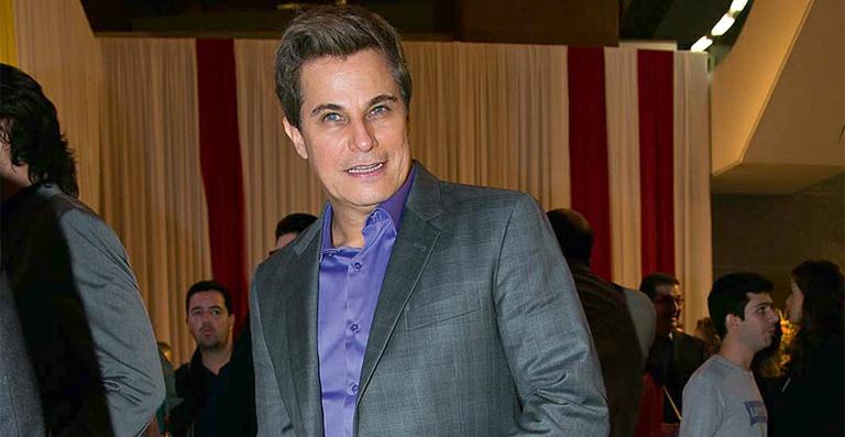 Claudia Raia e Enzo se declaram ao aniversariante Edson Celulari