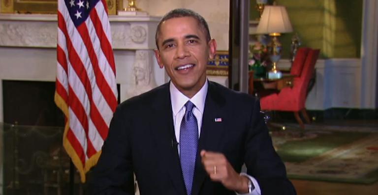 Barack Obama joga futebol com robô japonês! Confira o vídeo