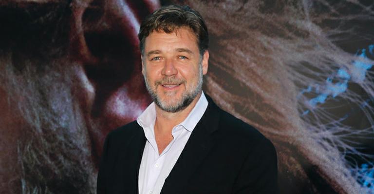 Russell Crowe brilha na pré-estreia de Noé no Brasil