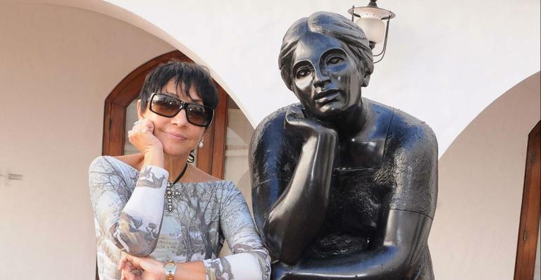 De férias, Cininha de Paula visita o Museu Ralli em Punta, no Uruguai