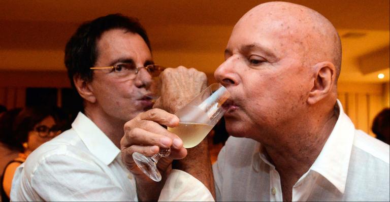 Juntos há 41 anos, Gilberto Braga e Edgar Moura oficializam união