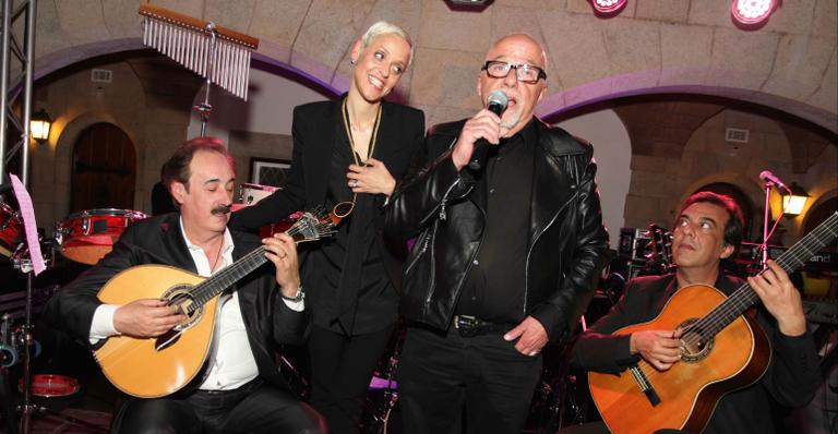 Paulo Coelho faz festa para celebrar dia de São José pelo 27º ano seguido